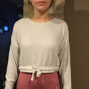 Cream gym shark crop